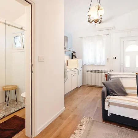 Cosy Close To The And Centre Apartment